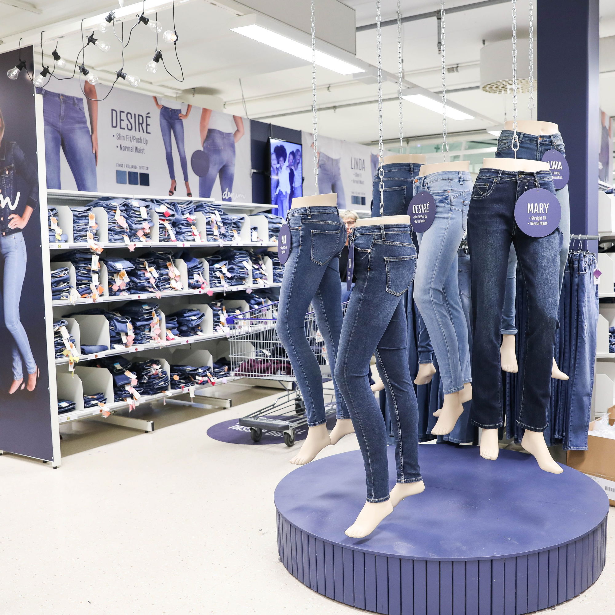 Find your favorite jeans in the ladies department Gekås